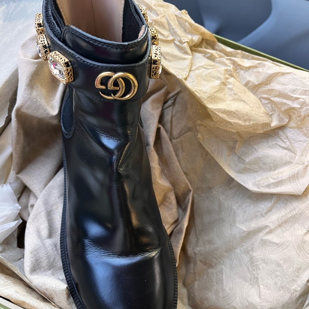 AUTHENTIC GUCCI BOOTS SIZE 37 (7)